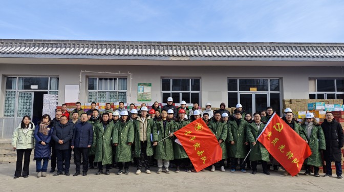 甘肅建科院班子成員赴災(zāi)區(qū)慰問(wèn)災(zāi)后建筑物安全性應(yīng)急鑒定技術(shù)人員